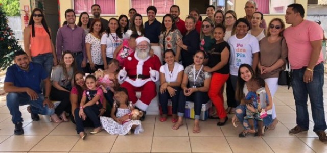 Servidores do MPC comemoram Natal com crianças do abrigo Pedra Pintada